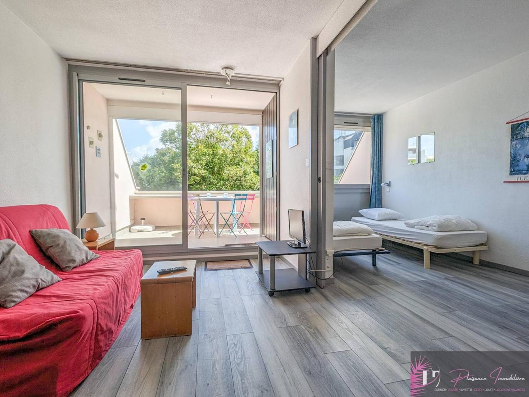 T2 Meuble Avec Parking A 200m De La - Fr-1-825-18 La Rochelle (Charente-Maritime)